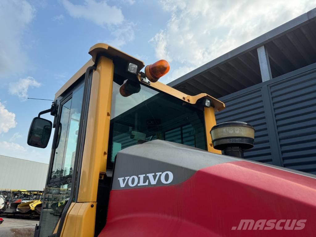 Volvo SD135B 振動ローラ