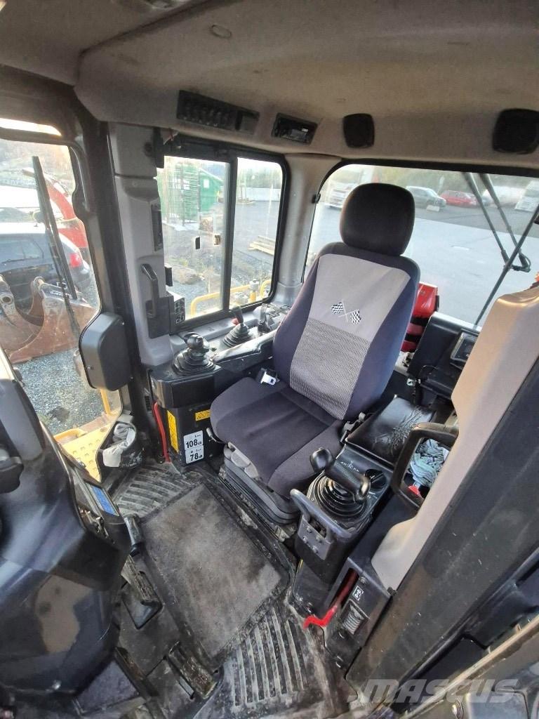 Komatsu D65 pxi ブルドーザー