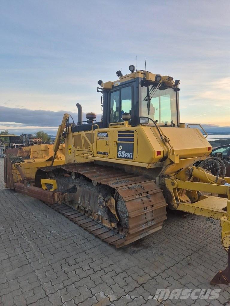 Komatsu D65 pxi ブルドーザー