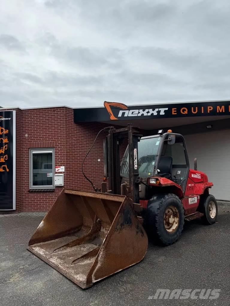 Manitou MC 30 D ラフターテレントラック