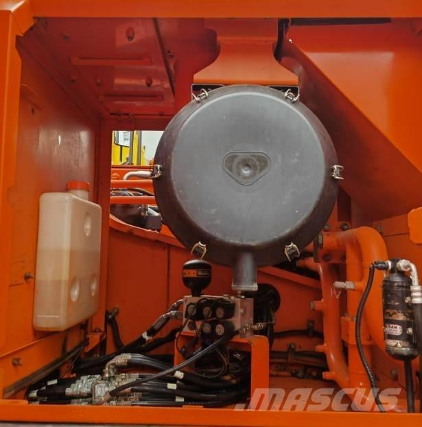 Doosan DX340LC-9C 大型油圧ショベル12t以上（パワーショベル・ユンボ）