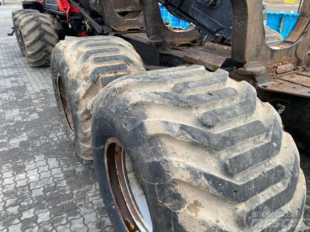 Komatsu 875 フォワーダー