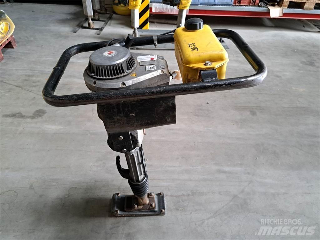 Wacker Neuson BS30 タンパ/転圧バイブレータ