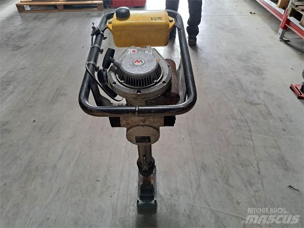 Wacker Neuson BS30 タンパ/転圧バイブレータ