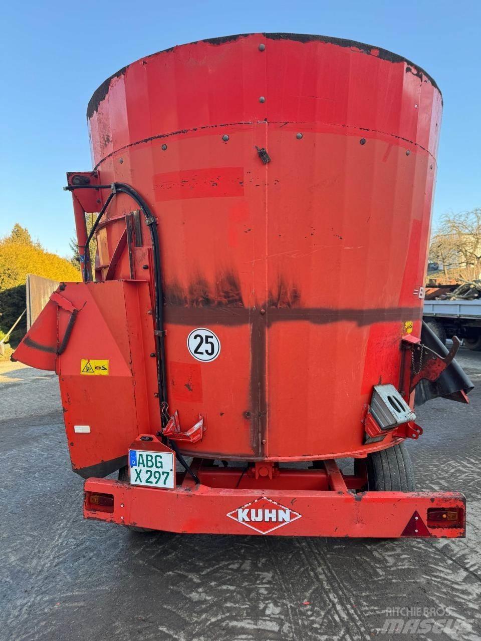 Kuhn EUROMIX 1070 ミキサーフィーダー