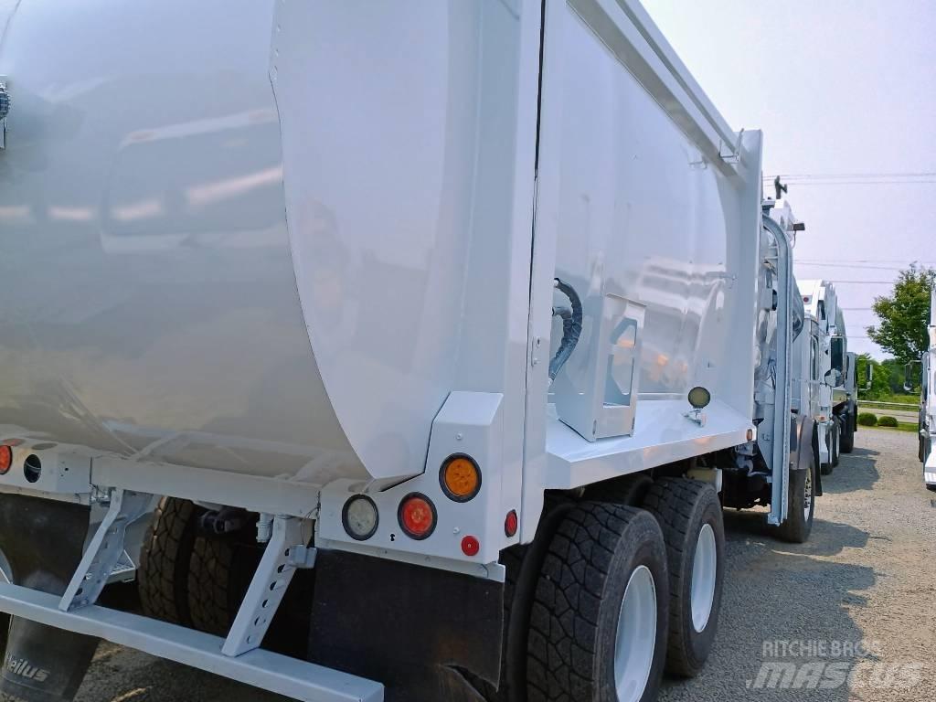 Mack LEU 613 塵芥車、パッカー車