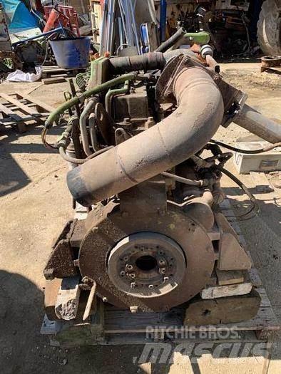 Cummins 6CTA .9 エンジン