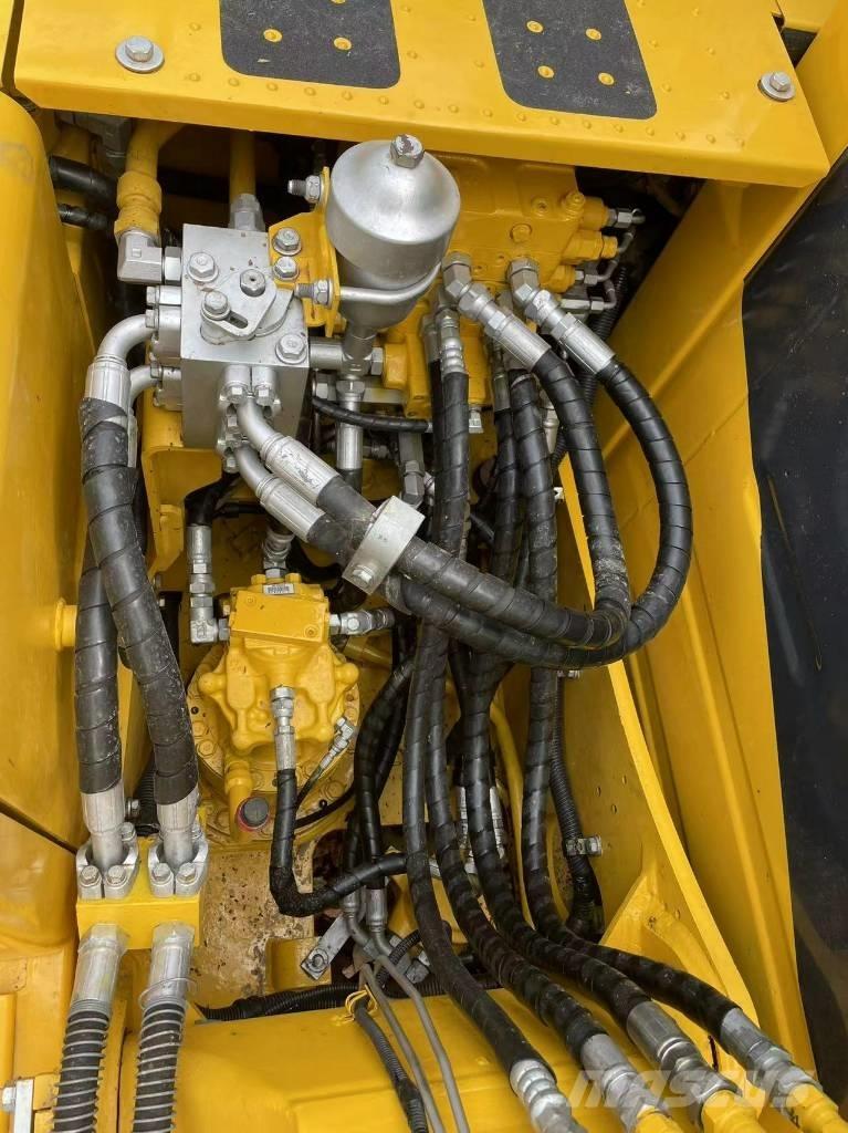 Komatsu 120-8 大型油圧ショベル12t以上（パワーショベル・ユンボ）