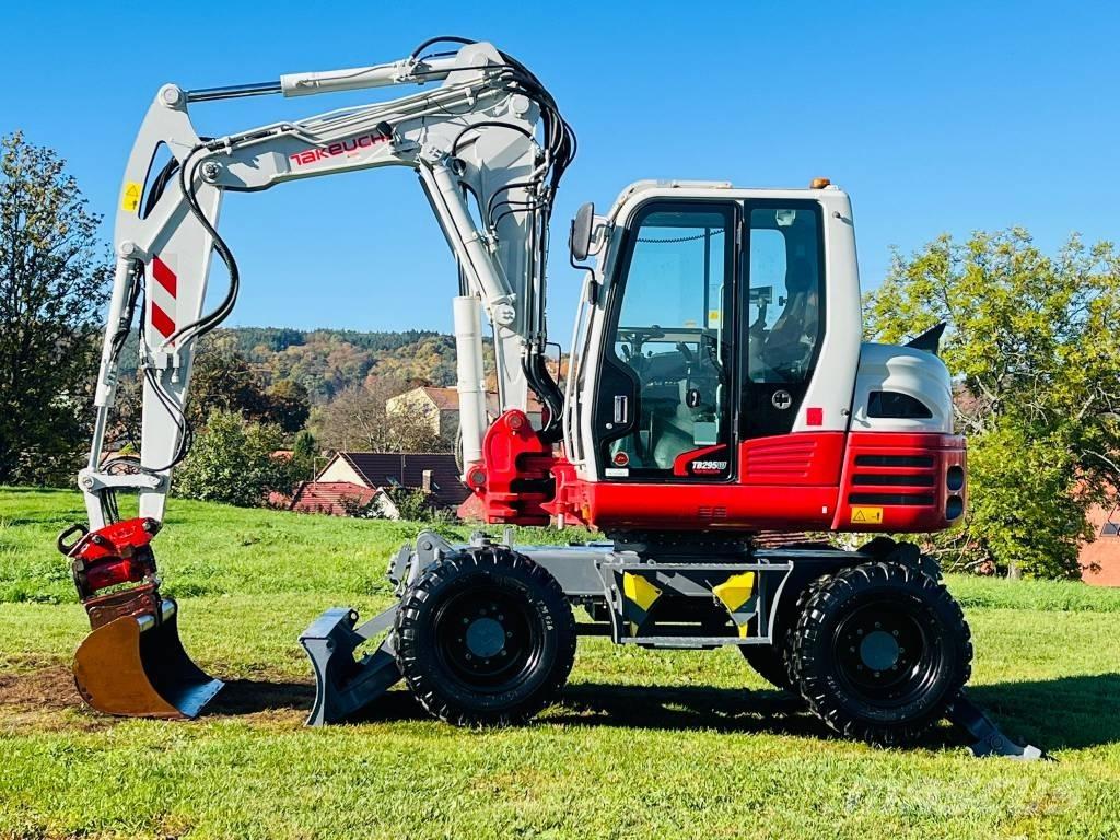 Takeuchi TB 295 W ホイール式油圧ショベル（パワーショベル・ユンボ・バックホー）