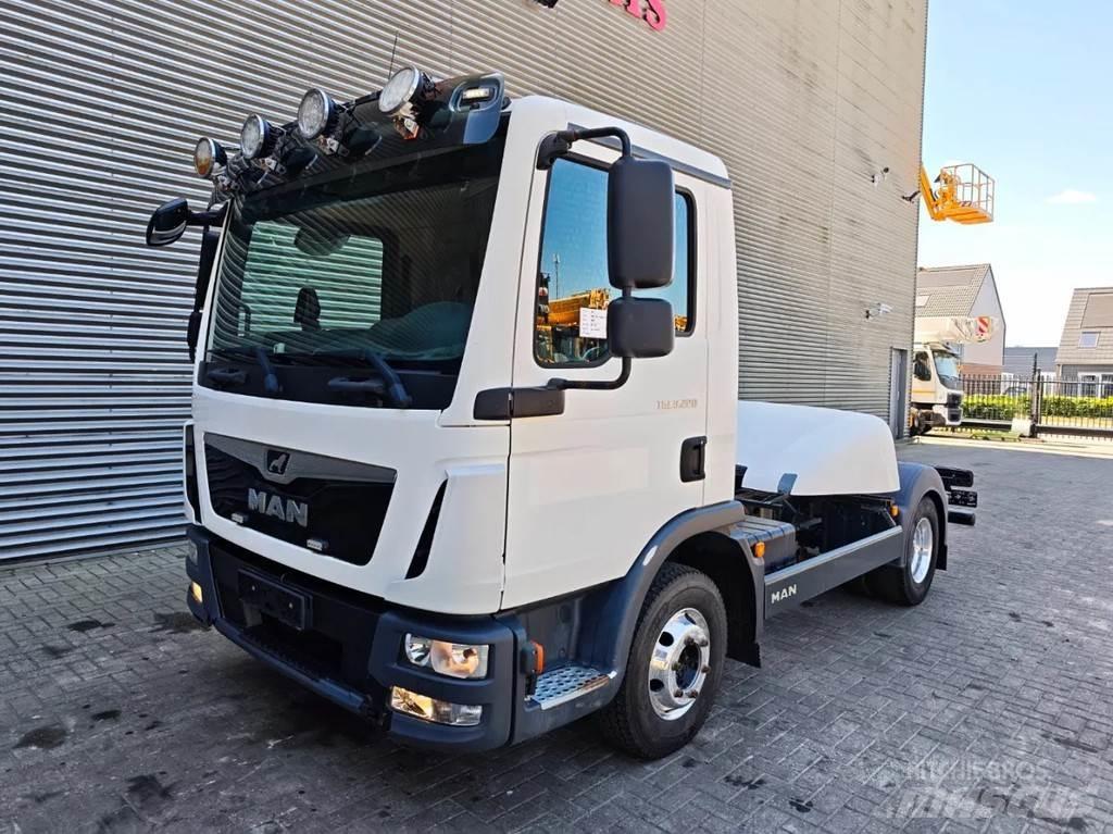 MAN 4x2 Euro 6 キャブ付きシャーシ
