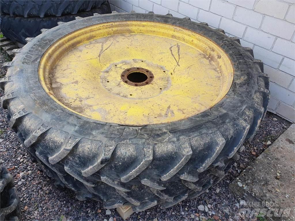 BKT 270/95R48 x2 タイヤ、ホイル、リム