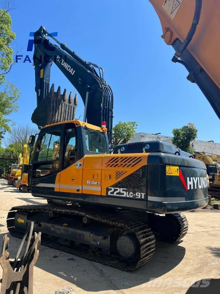 Hyundai 225LC-9t 大型油圧ショベル12t以上（パワーショベル・ユンボ）