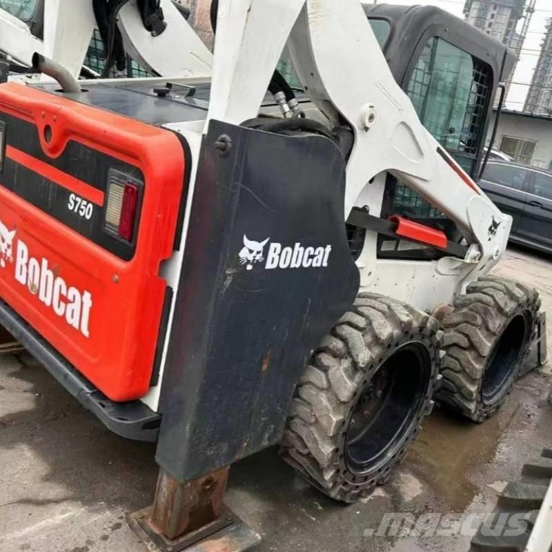 Bobcat S 750 スキッドステアローダー