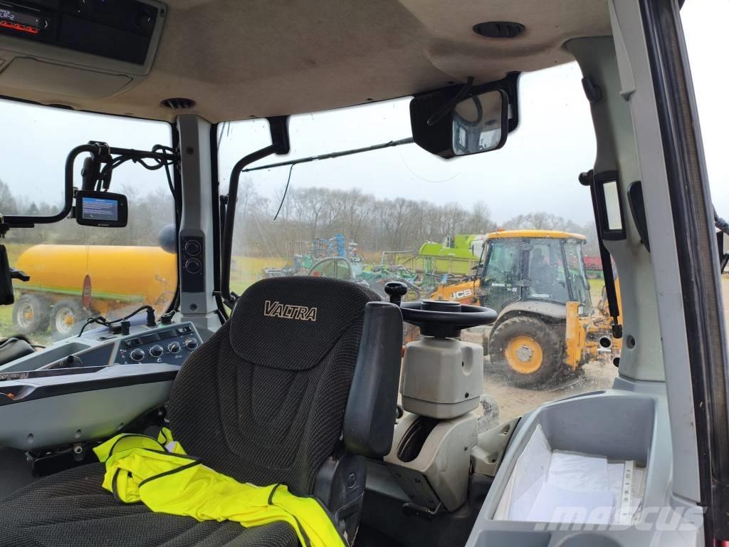 Valtra T 234 V トラクター