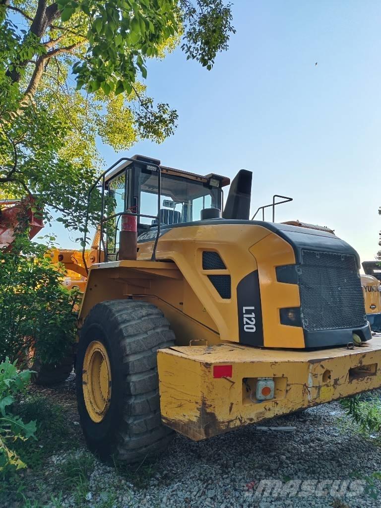 Volvo L 120 ホイールローダー・タイヤショベル