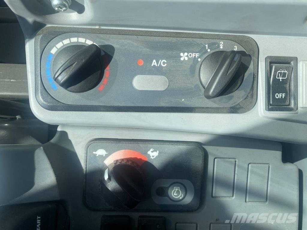 Kubota KX 163-5 大型油圧ショベル12t以上（パワーショベル・ユンボ）