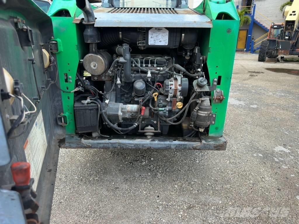 Bobcat S 550 スキッドステアローダー