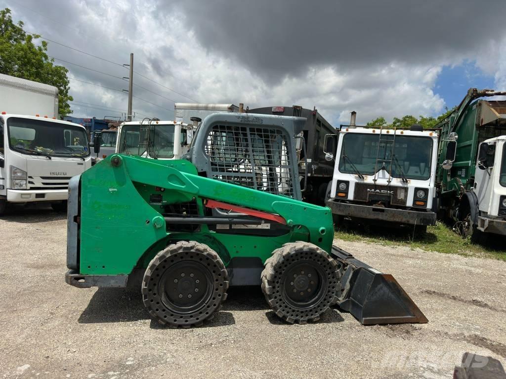 Bobcat S 550 スキッドステアローダー