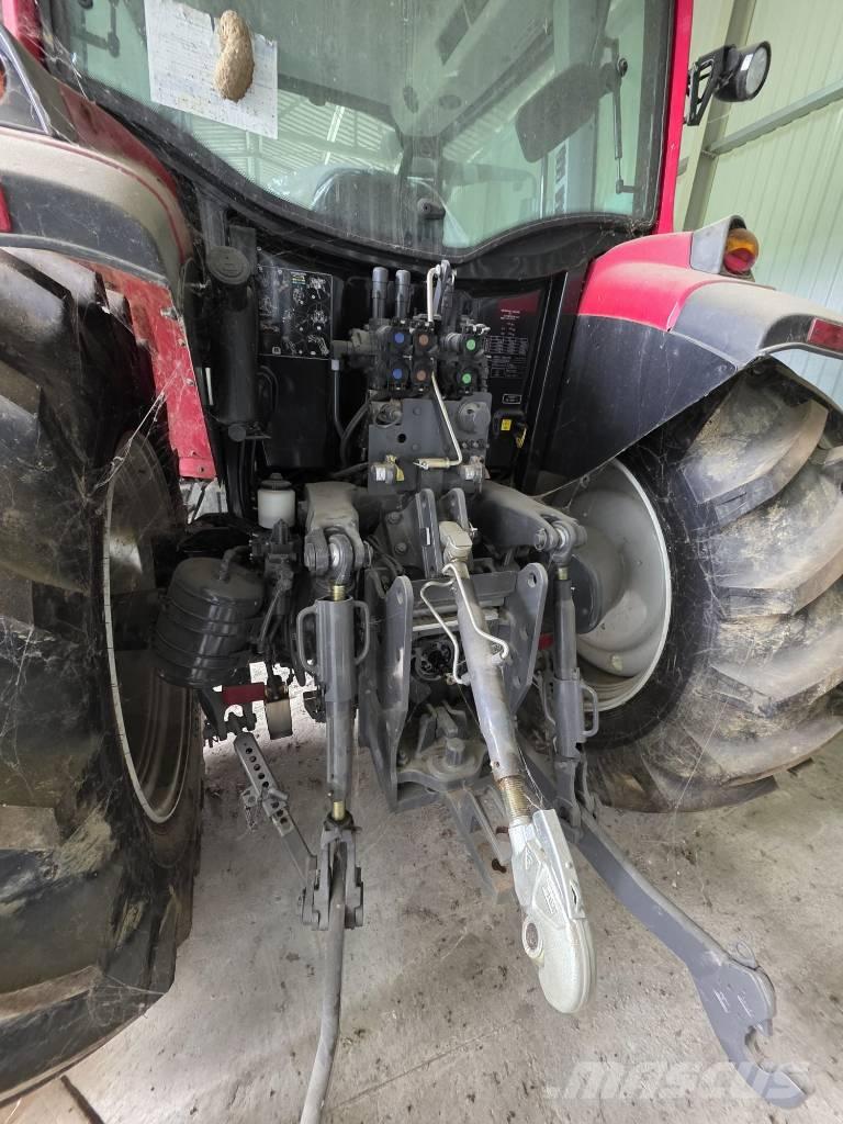 Valtra A 124 トラクター