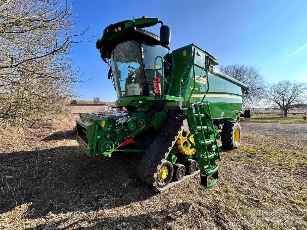 John Deere T670i コンバイン