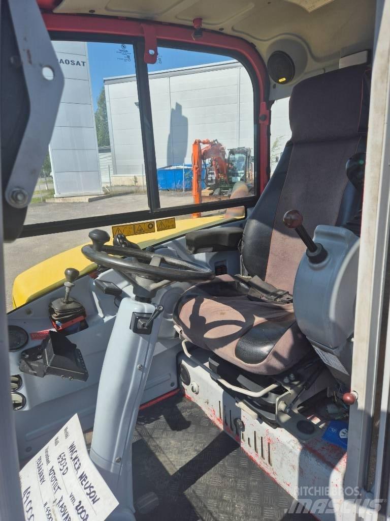 Wacker Neuson 6503 ホイール式油圧ショベル（パワーショベル・ユンボ・バックホー）