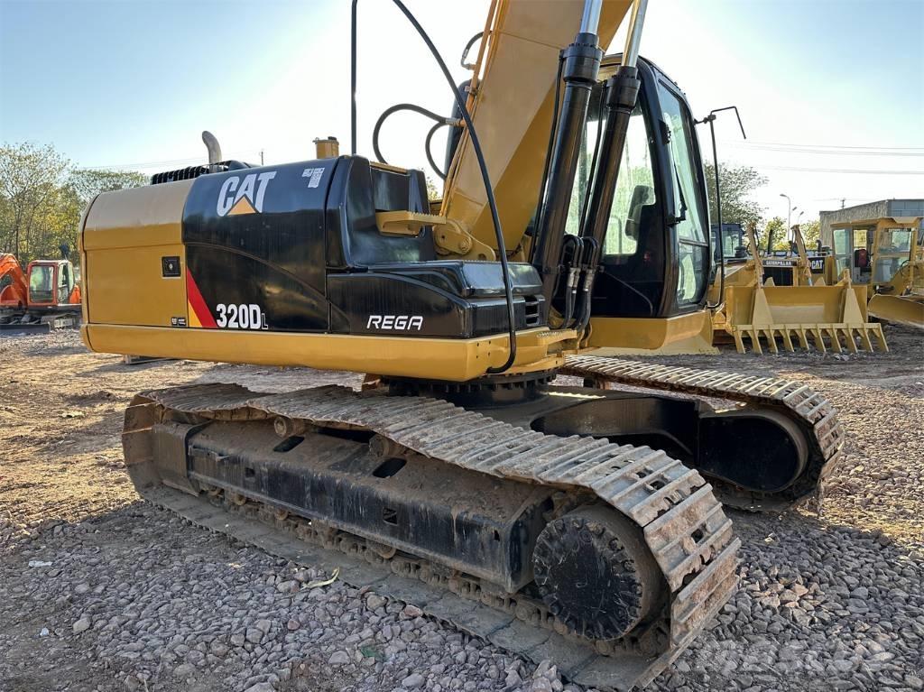 CAT 320DL 大型油圧ショベル12t以上（パワーショベル・ユンボ）