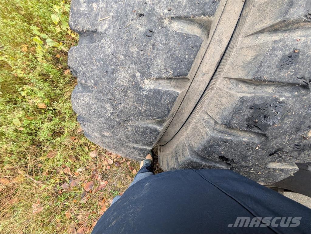 Volvo EWR150 E ホイール式油圧ショベル（パワーショベル・ユンボ・バックホー）