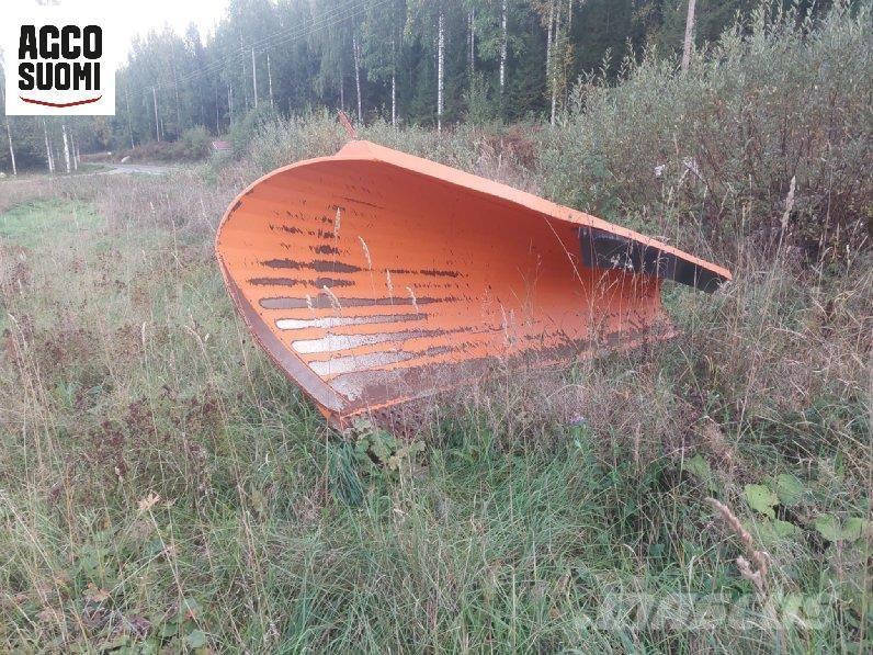 FMG ALUEAURA 300 スノーブレードとプラウ