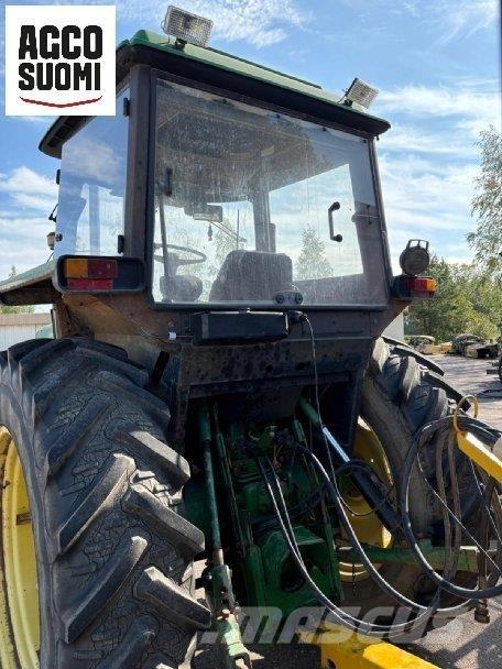 John Deere 3040 トラクター