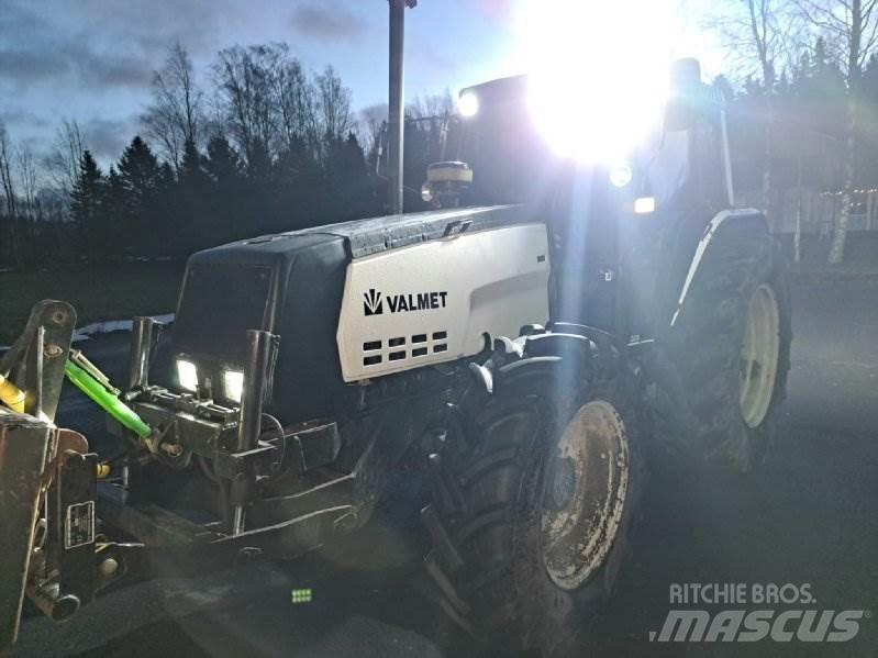 Valmet 8100 トラクター