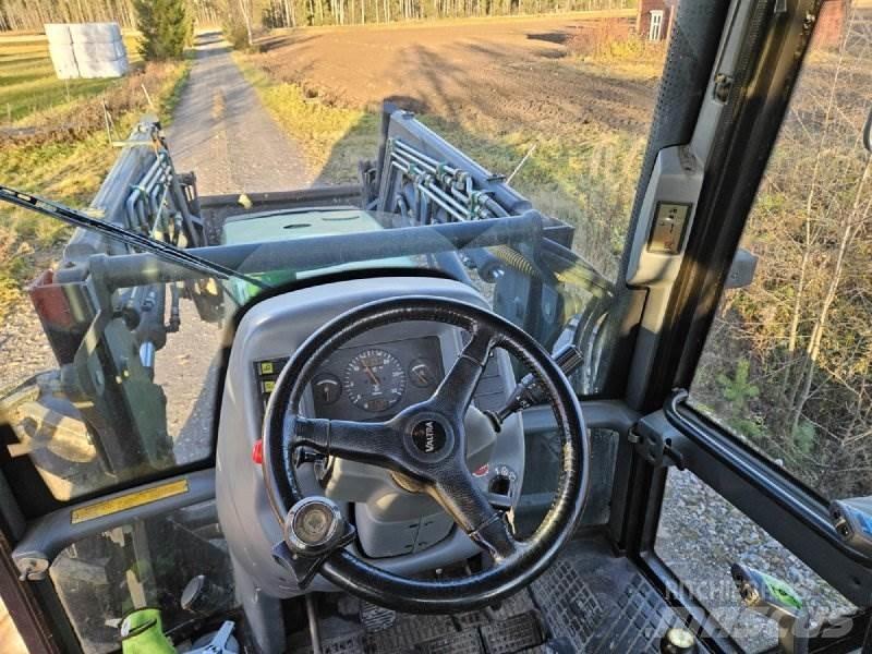 Valtra 6850 HITECH トラクター