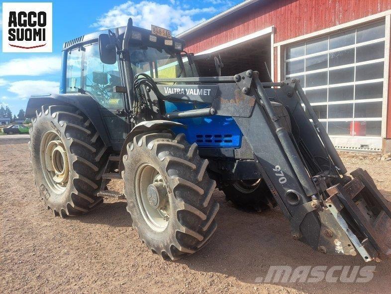 Valtra 6850 HITECH トラクター