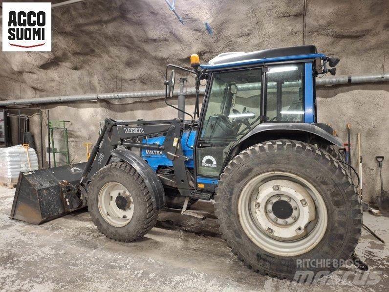 Valtra 700 トラクター