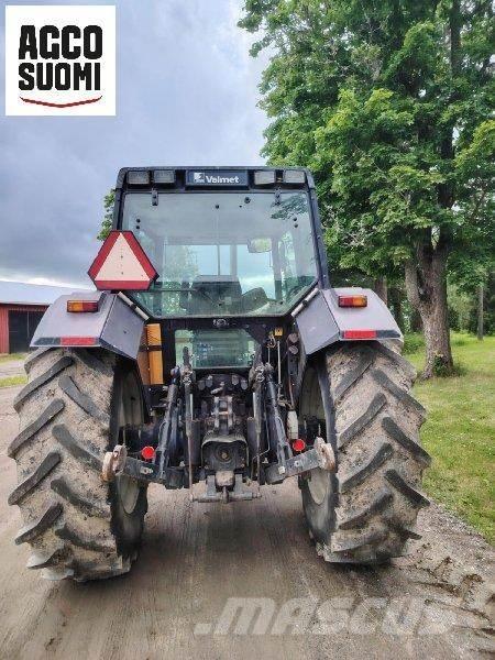 Valtra 8400 トラクター