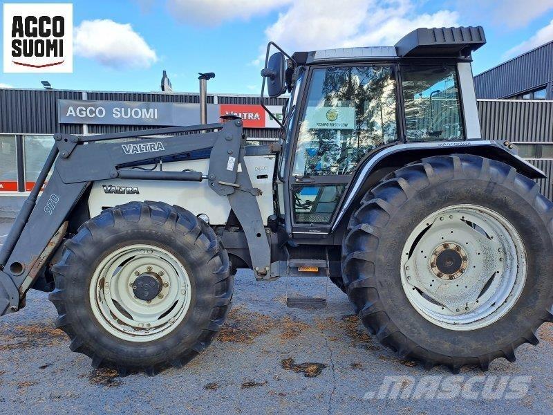Valtra 8400 トラクター