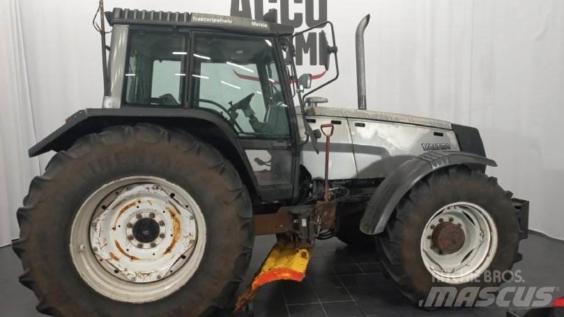 Valtra 8400 トラクター
