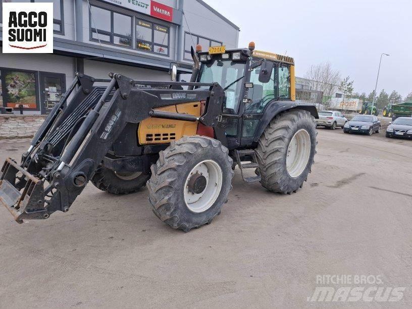 Valtra 8450 HITECH トラクター