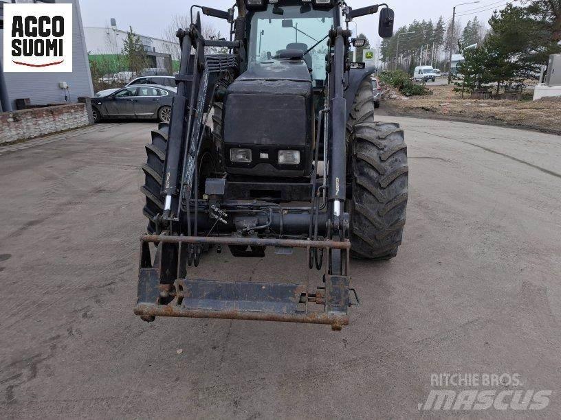 Valtra 8450 HITECH トラクター