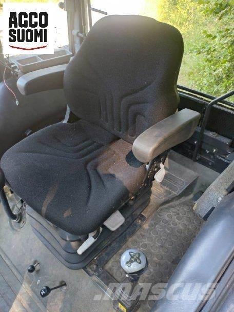 Valtra 900 トラクター