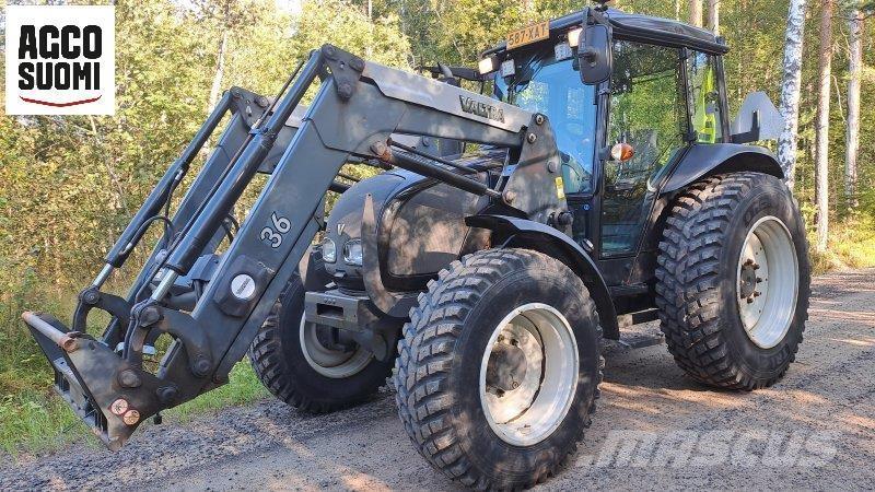 Valtra A93 トラクター