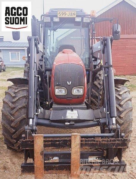 Valtra A93 H トラクター