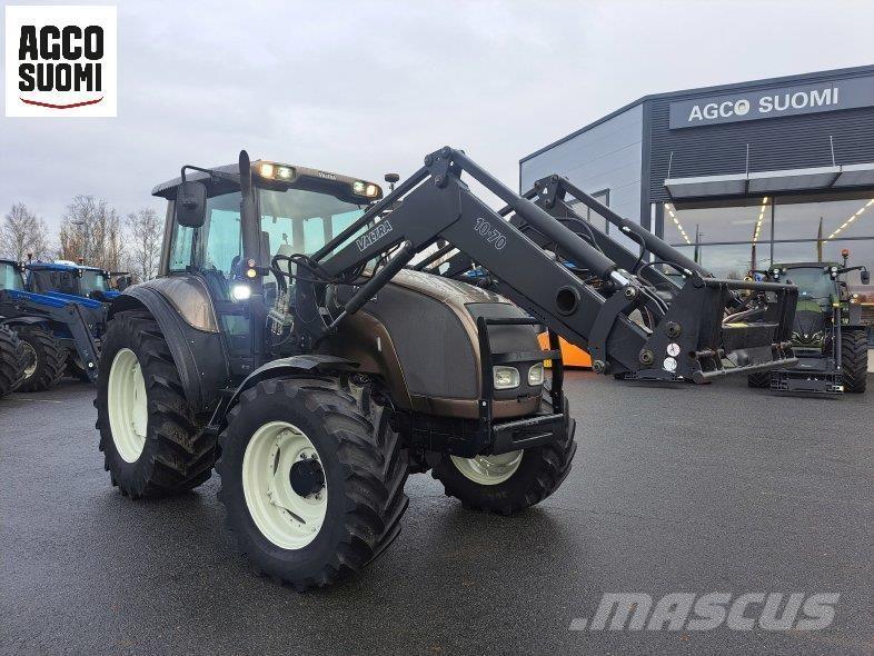 Valtra M120 トラクター