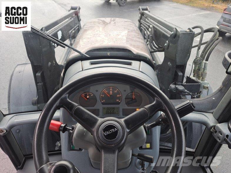 Valtra M120 トラクター