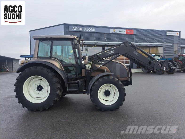 Valtra M120 トラクター