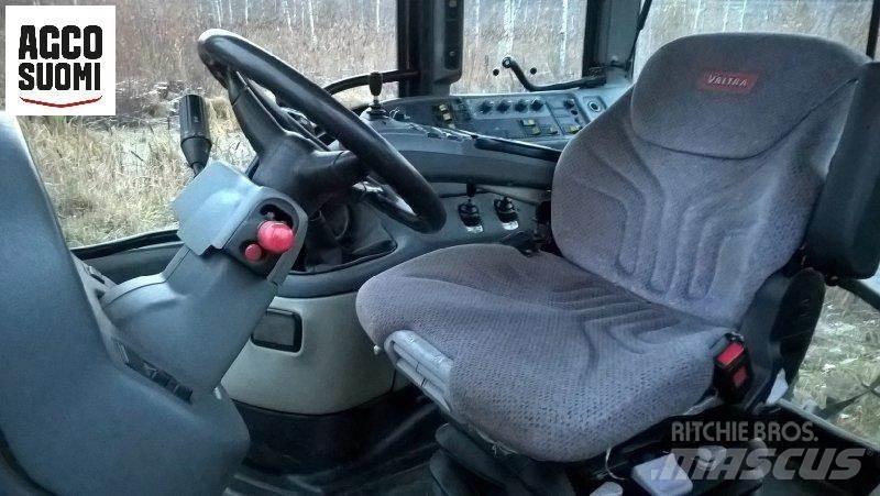Valtra M130 トラクター