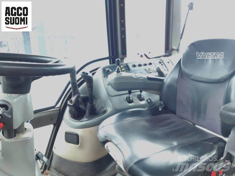 Valtra M130 トラクター