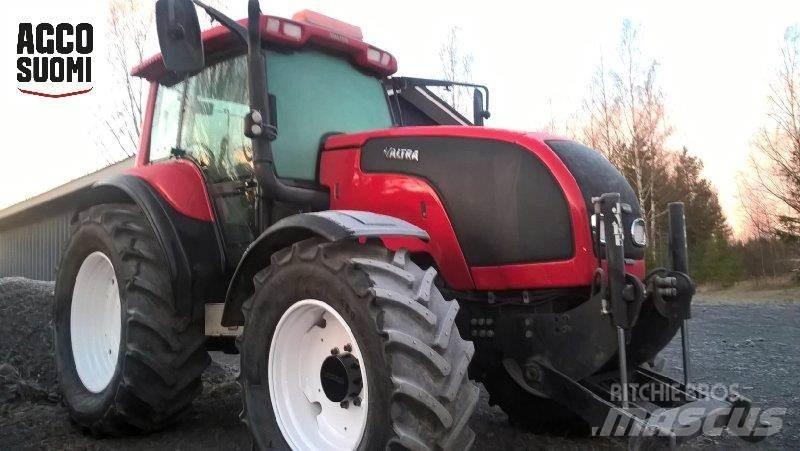 Valtra M130 トラクター