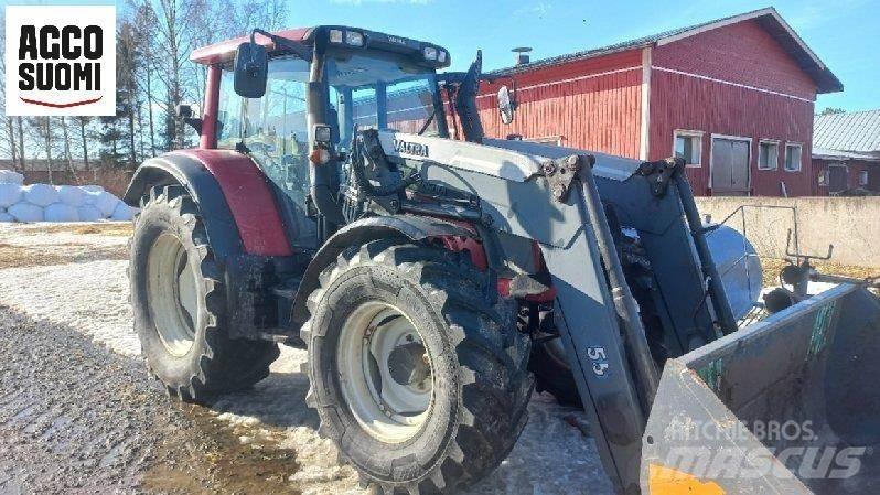 Valtra N122D トラクター