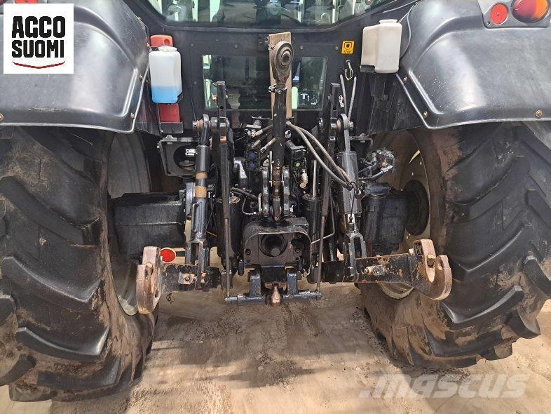 Valtra N141 HITECH トラクター
