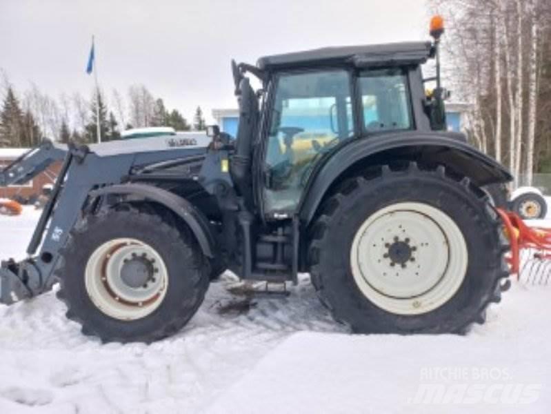 Valtra N142 DIRECT トラクター